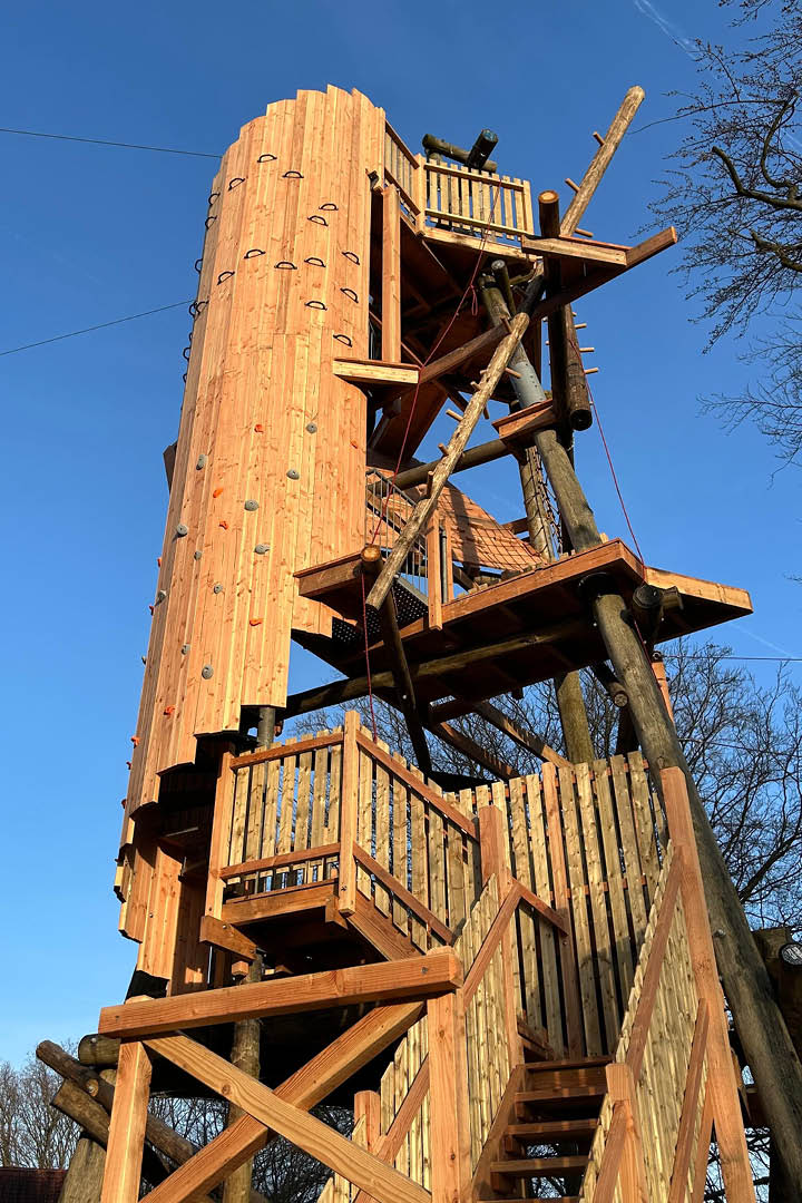 Neu: 16 Meter hoher Kletterturm im Kletterwald Harderwijk
